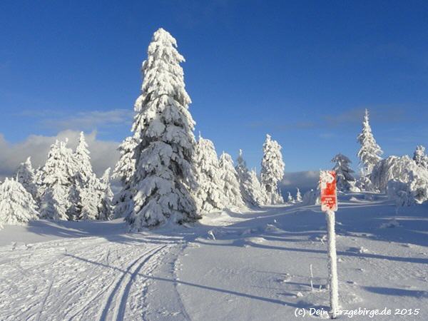Wanderwege Radwege Loipen Pisten